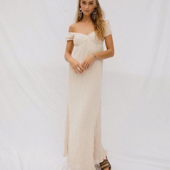 Jen’s Pirate Booty D’Amico Dress in White - Picture 2 of 5